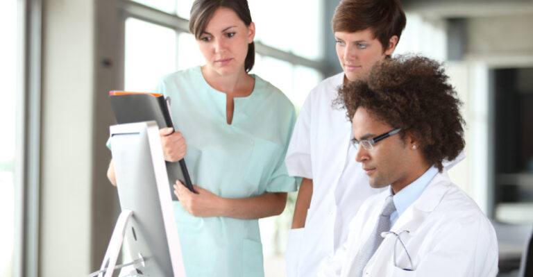 ProDoctor anuncia entrada no mercado de ensino digital à distância